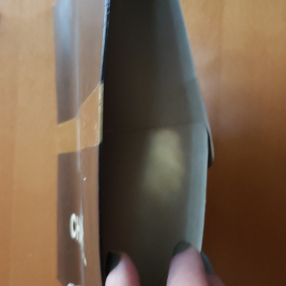 Chanel Sign - Picture 2 of 2